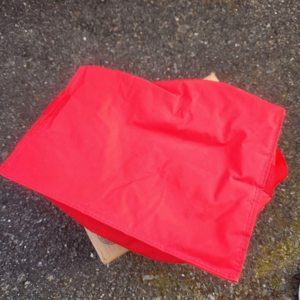 Red Cooler - Picture 11 of 12